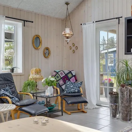 Thorth - 1-3km From The Sea By Interhome *