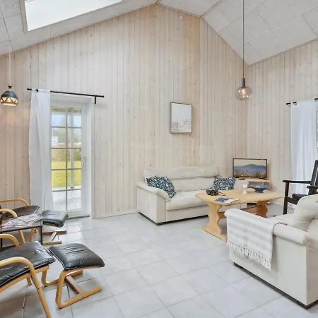Thorth - 1-3km From The Sea By Interhome *