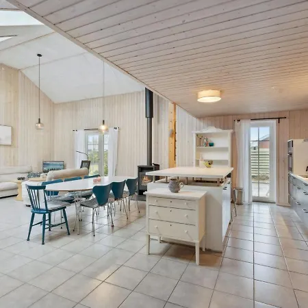 Thorth - 1-3km From The Sea By Interhome